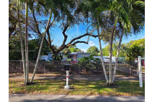 116 Clifton Rd, West Park, FL 33023, Sold 05/30/25