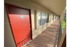 801 Sw 133rd Ter 210k, Pembroke Pines