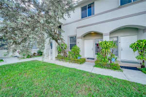 21275 NE 8th Pl, Miami, FL 33179, Sold 04/17/25