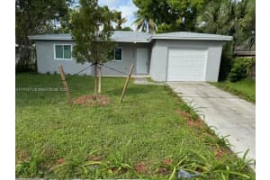 2727 Nw 7th Ct, Fort Lauderdale