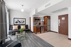 1036 Ocean Dr, Miami Beach, FL 33139, Sold 05/08/25