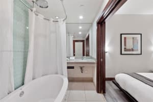 1036 Ocean Dr, Miami Beach, FL 33139, Sold 05/08/25
