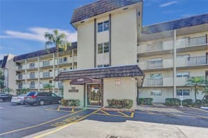 6080 NW 44th St APT 401, Lauderhill, FL 33319, - MLS#A11741792