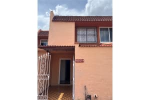 4372 W 11th Ln 30, Hialeah