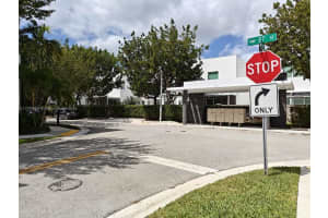 6661 NW 105th Ct, Doral, FL 33178, Sold 02/25/25