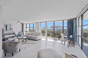 800 Parkview Dr APT 909, Hallandale Beach, FL 33009, - MLS#A11742063