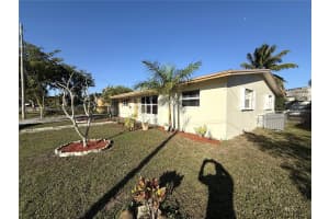 370 NW 43rd Ave, Plantation, FL 33317, Sold 04/14/25