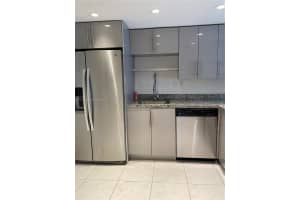 1000 Parkview Dr APT 226, Hallandale Beach, FL 33009, - MLS#A11742140