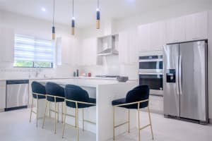 4344 NW 80th Ct, Doral, FL 33166, Sold 04/14/25