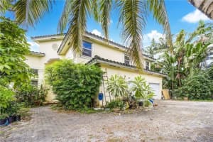 8930 SW 68th St, Miami, FL 33173, Sold 04/10/25