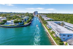 2700 NE 135th St APT 32, North Miami, FL 33181, - MLS#A11742335