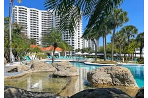3300 Ne 192nd St 111, Aventura