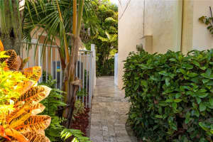 803 Garnet Cir, Weston, FL 33326, Sold 05/12/25