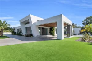 9890 Sw 64th St, Miami