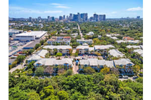 302 SW 14th Ave, Fort Lauderdale, FL 33312, Sold 05/02/25