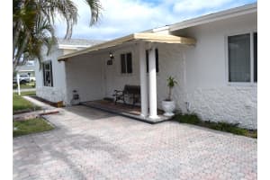 17851 SW 91st Ave, Palmetto Bay, FL 33157, Sold 05/30/25
