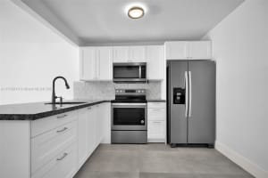 8107 SW 72nd Ave APT 112E, Miami, FL 33143, Sold 05/30/25