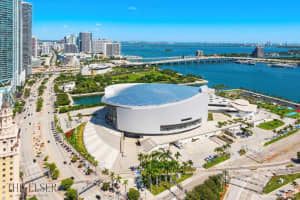 398 Ne 5th Street 2402, Miami