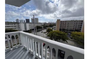 401 NE 14th Ave, Hallandale Beach, FL 33009, Sold 04/14/25