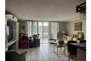 401 NE 14th Ave, Hallandale Beach, FL 33009, Sold 04/14/25