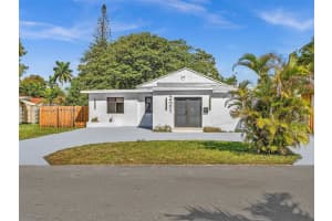 221 Ne 4th St, Hallandale Beach