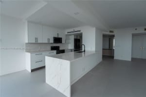 20281 E Country Club Dr APT 811, Aventura, FL 33180, Sold 06/09/25