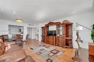 100 Lincoln Rd #921, Miami Beach, FL 33139, Sold 04/25/25