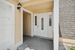 126 Barcelona Dr Royal Palm Beach, FL 33411 - MLS#A11743130