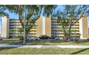 900 NE 12th Ave, Hallandale Beach, FL 33009, Sold 05/22/25
