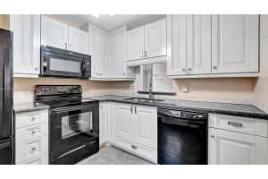 900 NE 12th Ave, Hallandale Beach, FL 33009, Sold 05/22/25