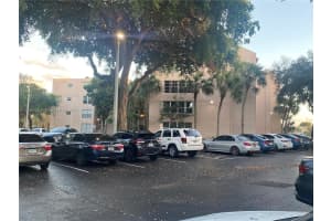 9481 Evergreen Pl, Davie, FL 33324, Sold 05/27/25