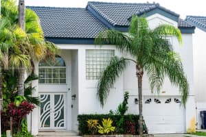 220 NE 211th St, Miami, FL 33179, - MLS#A11743588