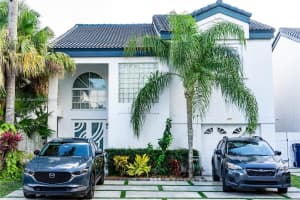 220 NE 211th St, Miami, FL 33179, - MLS#A11743588