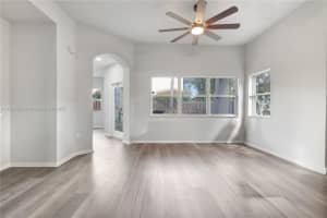 7459 Nw 17th Dr, Pembroke Pines