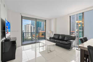 31 SE 6th St, Miami, FL 33131, Sold 04/04/25