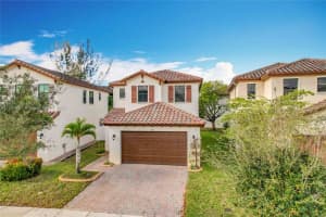 3884 93rd Ave, Pembroke Pines, FL 33025, Sold 03/26/25