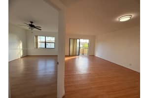 8290 Lake Dr APT 307, Doral, FL 33166, - MLS#A11743938