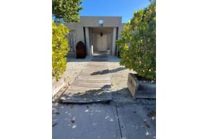 725 Fernwood Rd, Key Biscayne