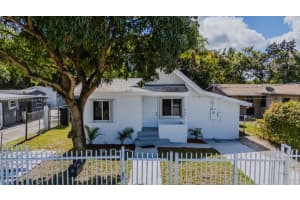 866 Nw 108th St, Miami