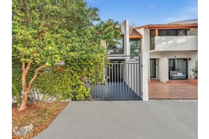 10477 SW 80th St, Miami, FL 33173, Sold 04/11/25