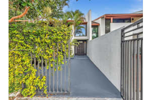 10477 SW 80th St, Miami, FL 33173, Sold 04/11/25