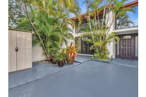 10477 SW 80th St, Miami, FL 33173, Sold 04/11/25