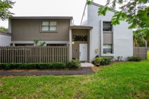 10703 Sw 113th Pl 100b, Miami