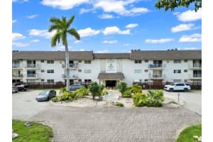 8601 Sw 94th St 104w, Miami
