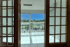 455 Paradise Isle Blvd APT 402, Hallandale Beach, FL 33009, - MLS#A11744607