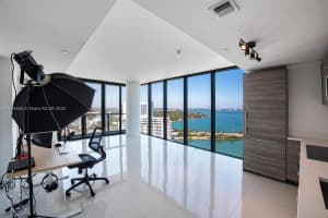 650 NE 32nd St, Miami, FL 33137, Sold 04/22/25