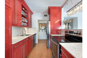 1001 7th St, Miami Beach, FL 33139, Sold 05/22/25