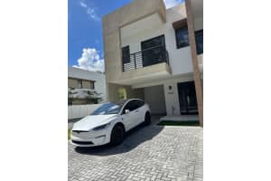 5537 W Oak Wy, Davie, FL 33314, Sold 04/11/25