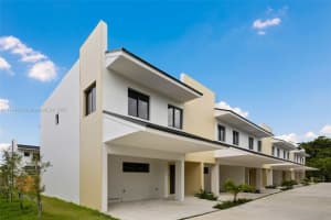 570 NW 7th St #3, Florida City, FL 33034, Sold 06/20/25