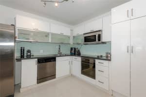 900 Bay Dr APT 122, Miami Beach, FL 33141, - MLS#A11744856